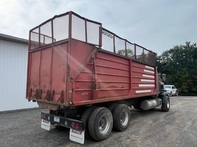 Image of Peterbilt Undetermined equipment image 2