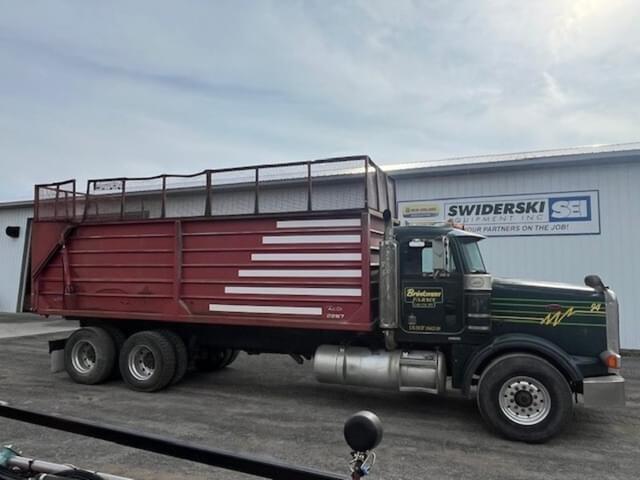 Image of Peterbilt Undetermined equipment image 1
