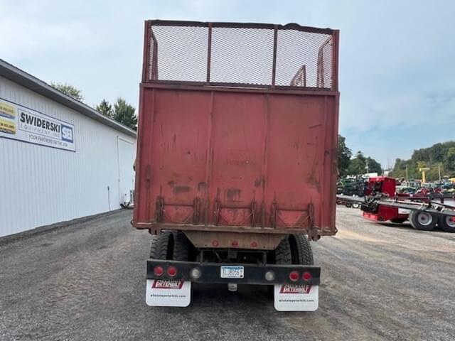 Image of Peterbilt Undetermined equipment image 3