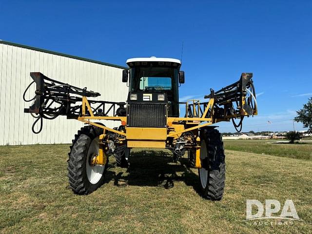 Image of Ag-Chem RoGator 664 equipment image 3