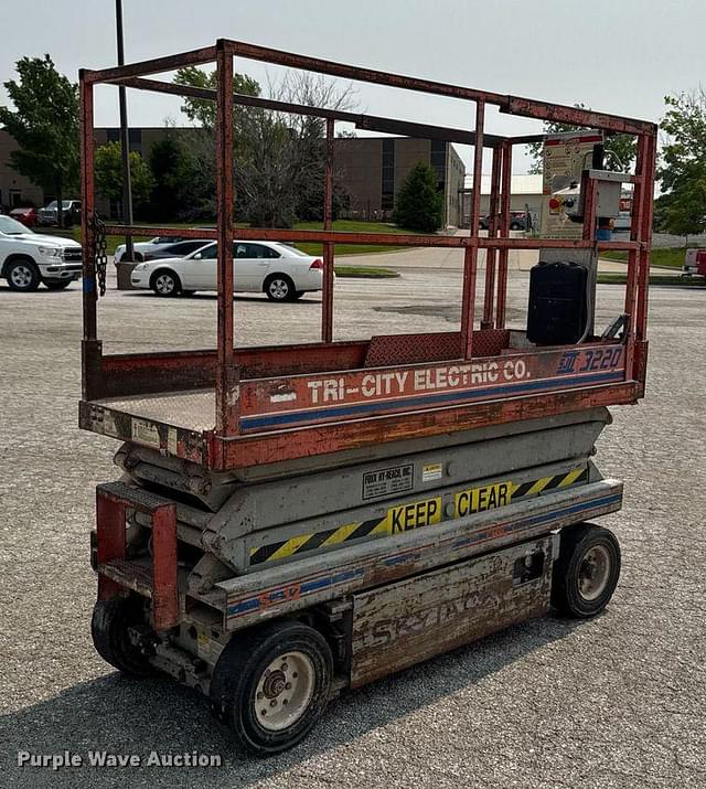Image of Sky Jack SJ3220 equipment image 4