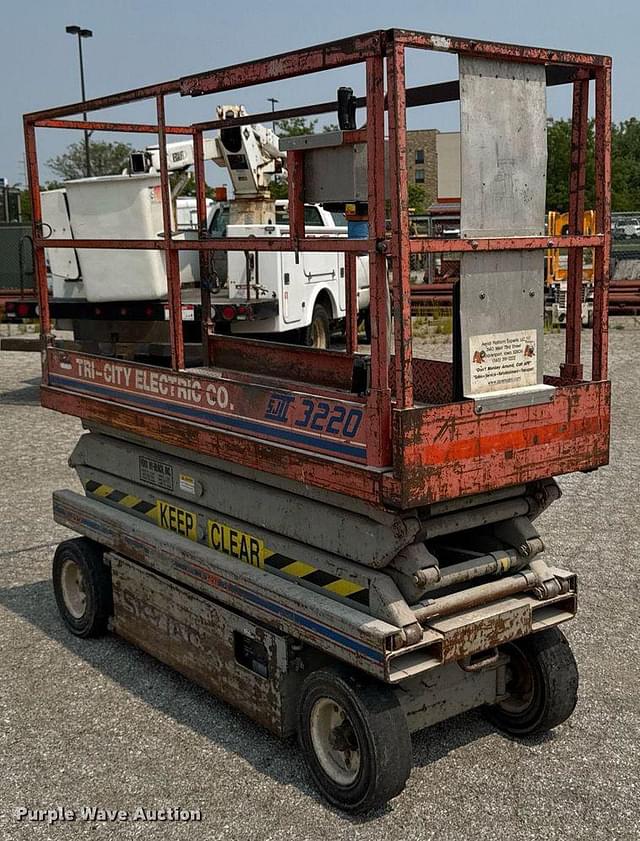 Image of Sky Jack SJ3220 equipment image 2