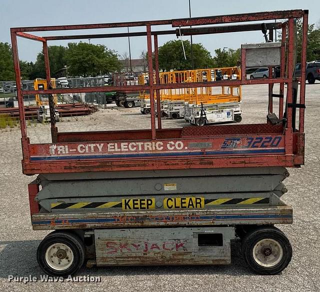 Image of Sky Jack SJ3220 equipment image 3