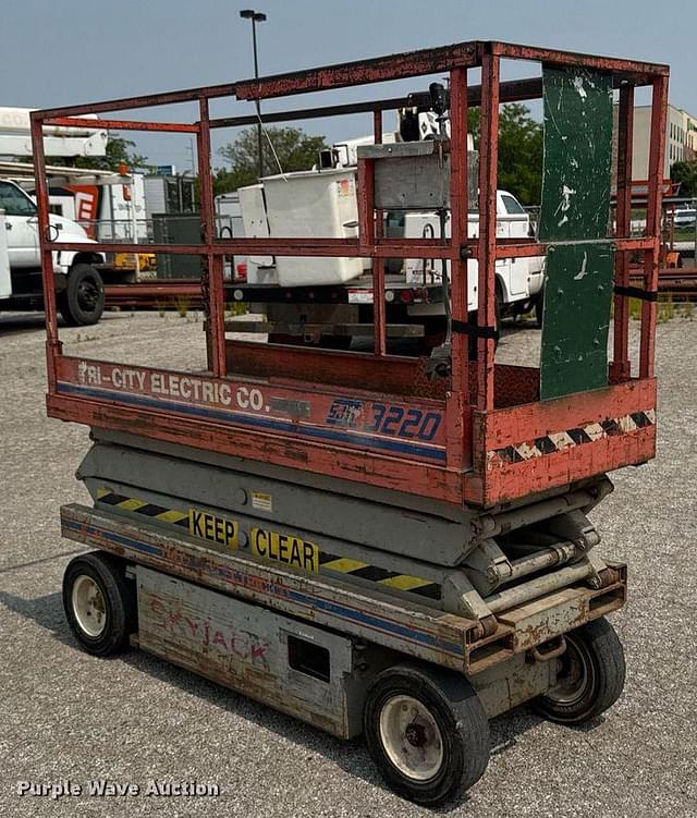 Image of Sky Jack SJ3220 equipment image 2