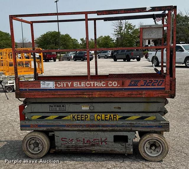 Image of Sky Jack SJ3220 equipment image 3