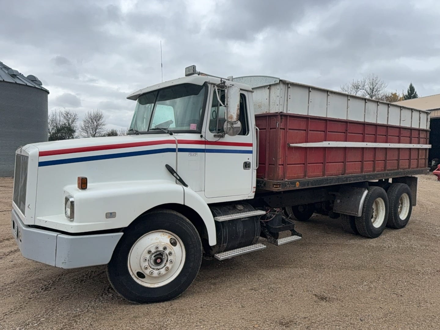 1993 Volvo GM Equipment Image0