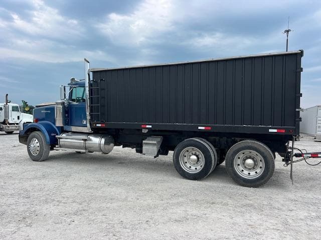 Image of Western Star 4900 equipment image 3