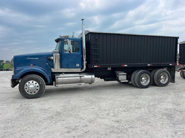 Image of Western Star 4900 equipment image 1
