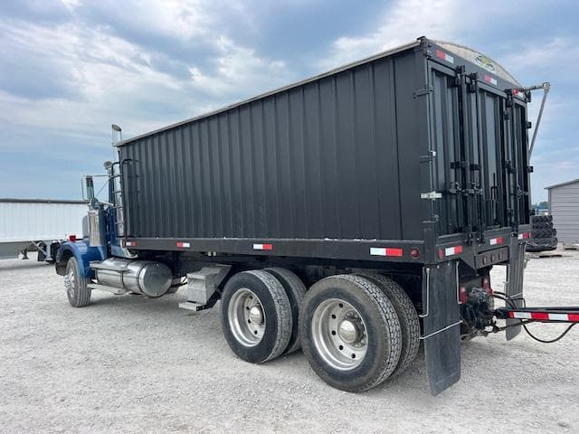 Image of Western Star 4900 equipment image 4