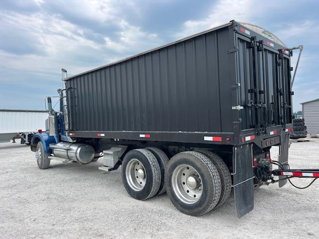 Image of Western Star 4964F equipment image 4