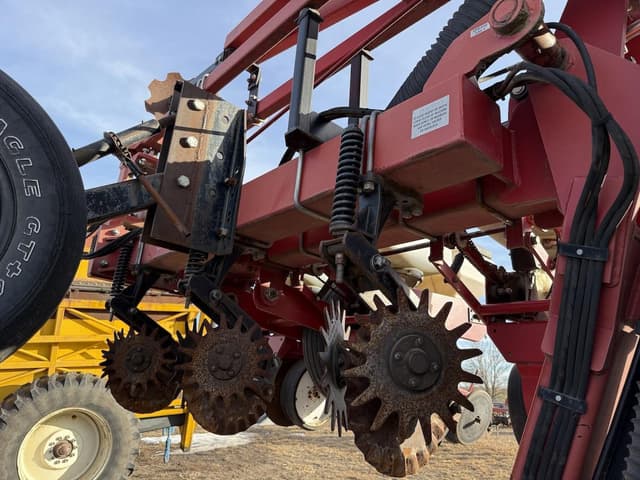 Image of White 6700 equipment image 4