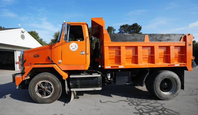 Image of White Autocar equipment image 1