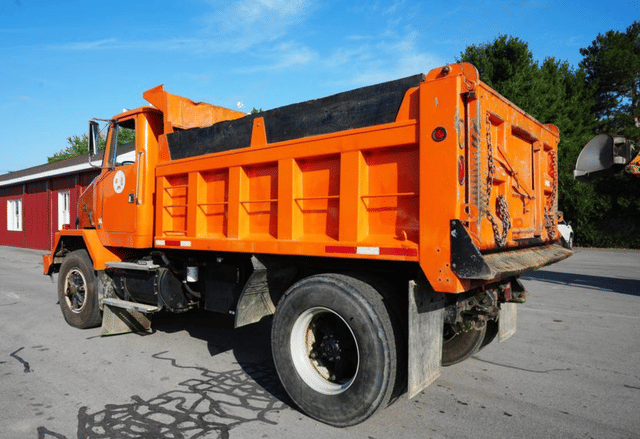 Image of White Autocar equipment image 2