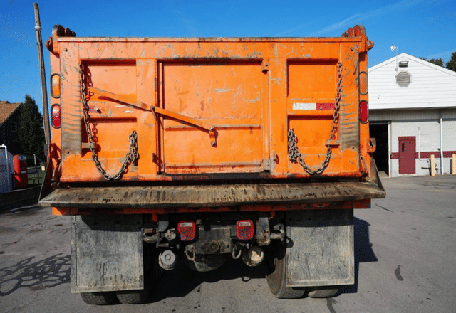 Image of White Autocar equipment image 3