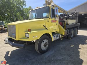 1993 White GMC WG Image