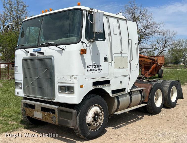 Main image White GMC Undetermined