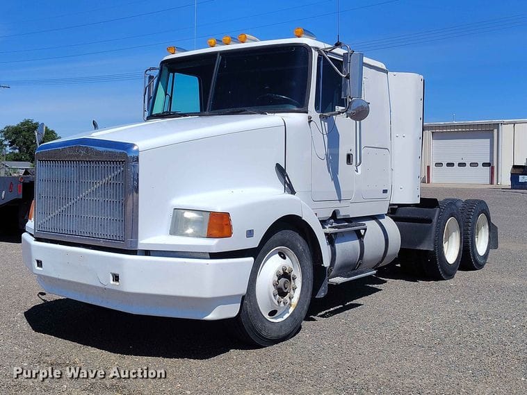 1993 White GMC Equipment Image0