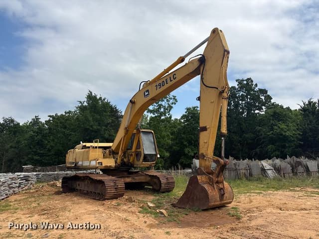 Image of John Deere 790ELC equipment image 2