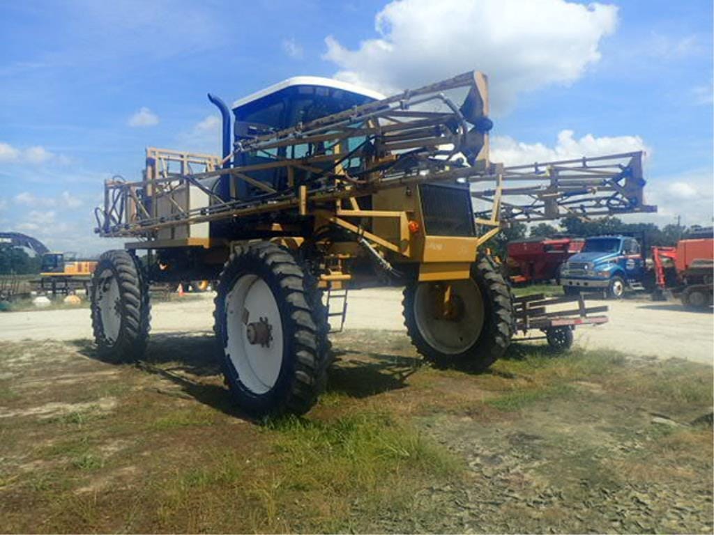 1994 Ag-Chem RoGator 664 Equipment Image0