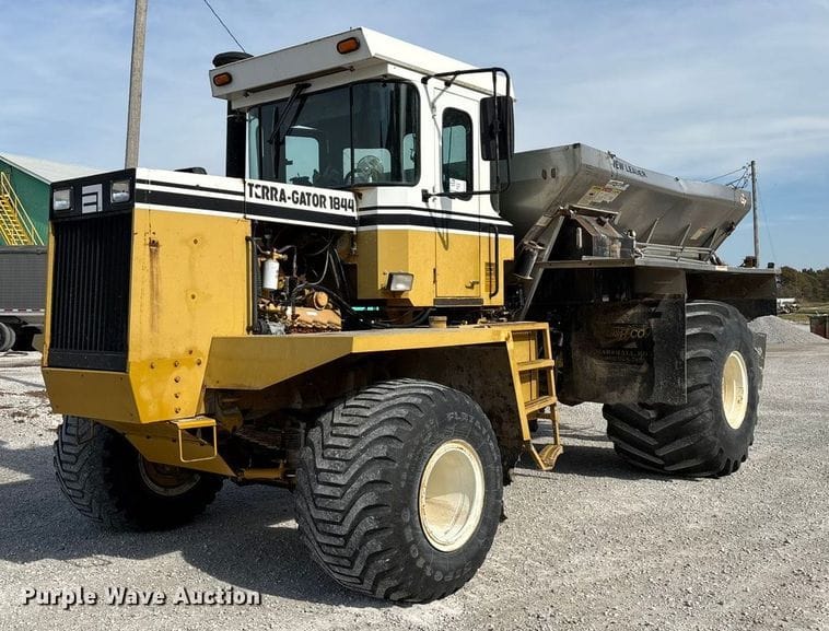 1994 Ag-Chem Terra-Gator 1844 Equipment Image0