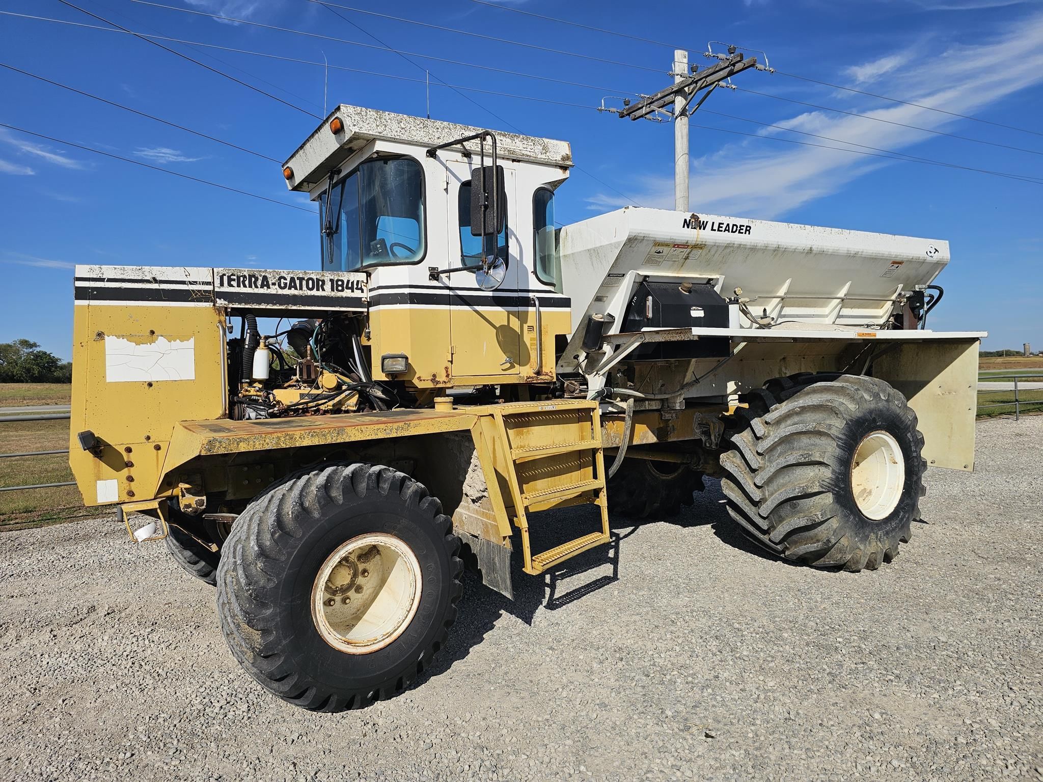 1994 Ag-Chem Terra-Gator 1844 Equipment Image0