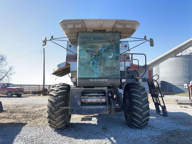 Image of Gleaner R52 equipment image 3