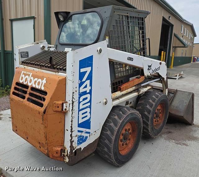 Image of Bobcat 742B equipment image 4