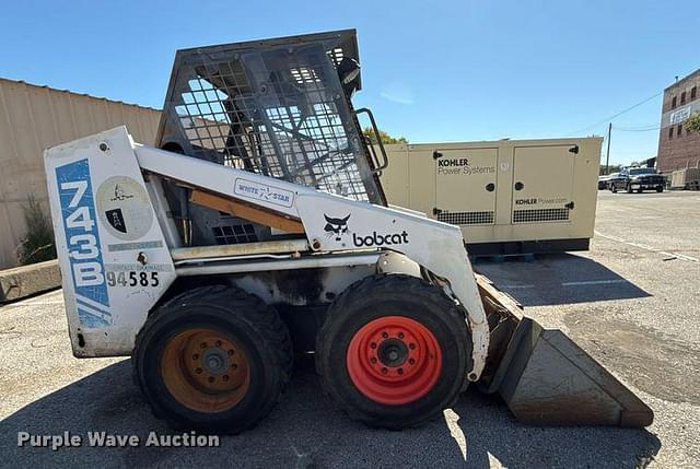 Image of Bobcat 743B equipment image 3