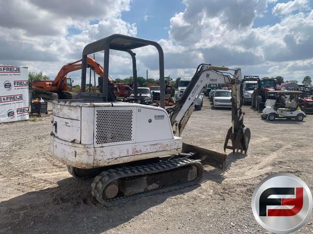 Image of Bobcat X331 equipment image 4