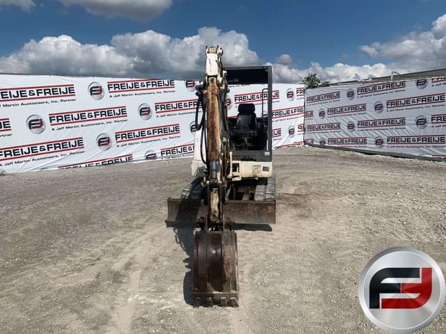 Image of Bobcat X331 equipment image 1