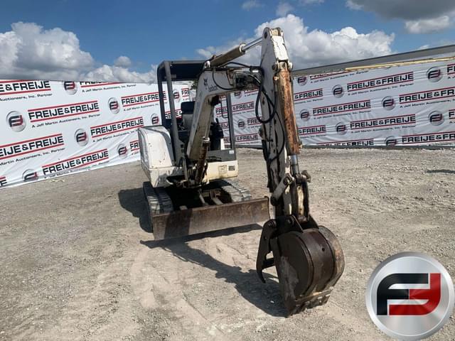 Image of Bobcat X331 equipment image 2