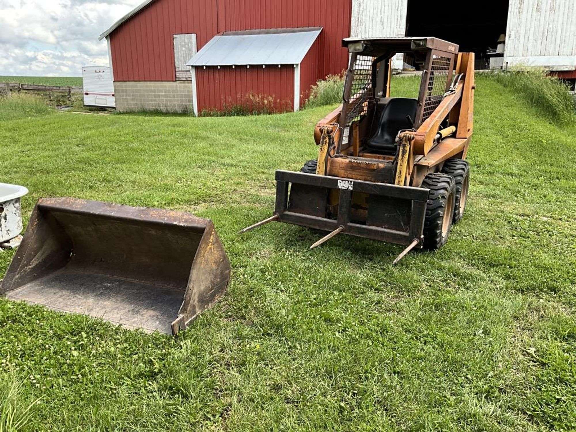 1994 Case 1838 Equipment Image0