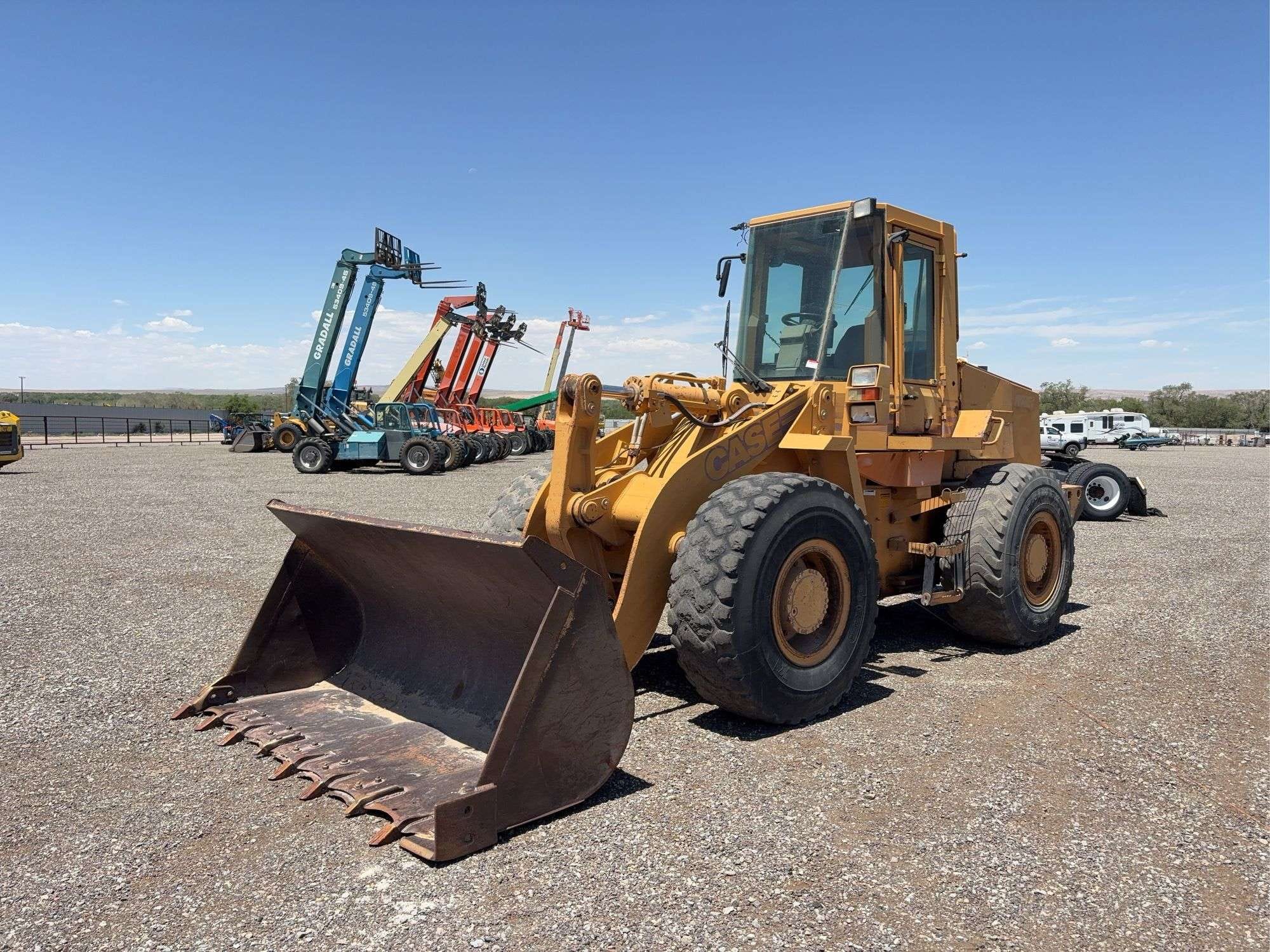 1994 Case 621B Equipment Image0