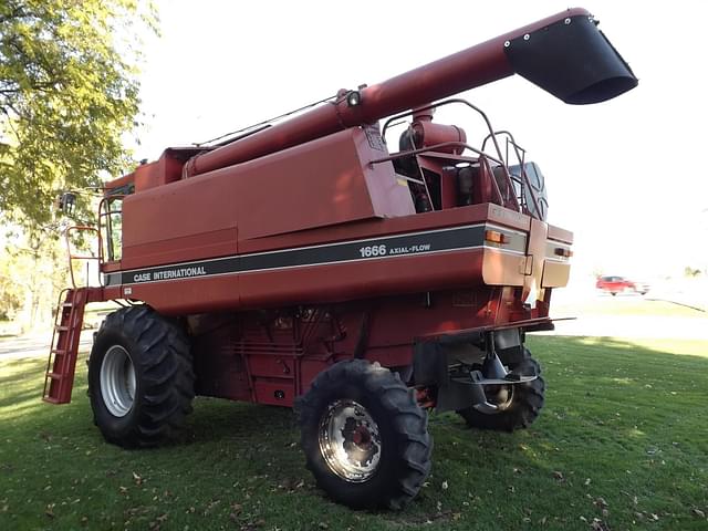 Image of Case IH 1666 equipment image 4