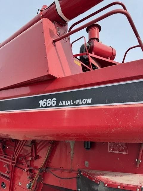 Image of Case IH 1666 equipment image 1