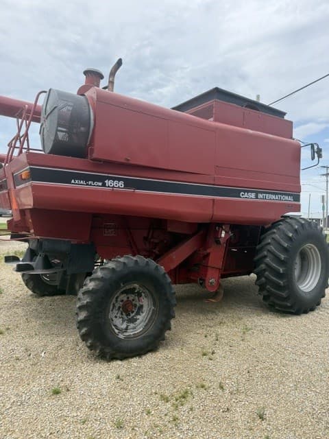 Image of Case IH 1666 equipment image 3