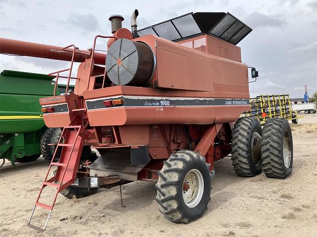 Image of Case IH 1688 equipment image 3