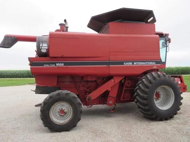 Image of Case IH 1688 equipment image 4