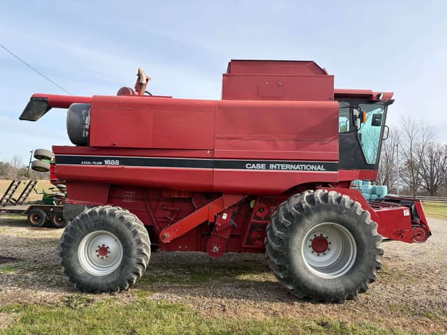 Image of Case IH 1688 equipment image 3