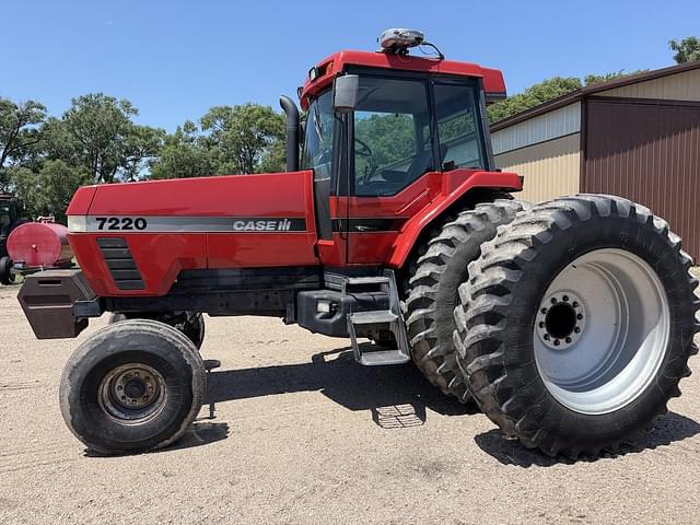 Image of Case IH 7220 equipment image 2