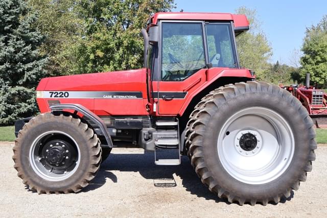 Image of Case IH 7220 equipment image 1