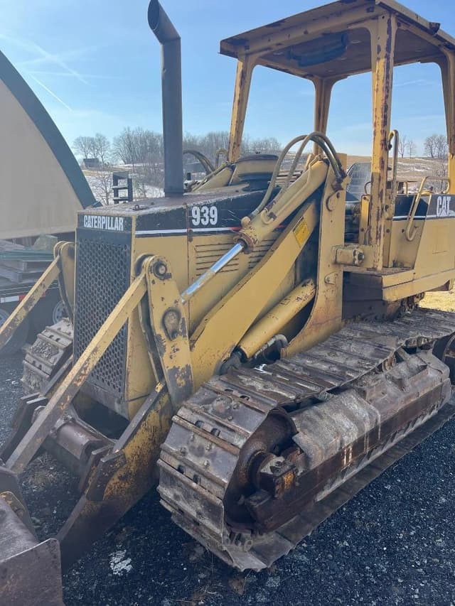 Image of Caterpillar 939 equipment image 4