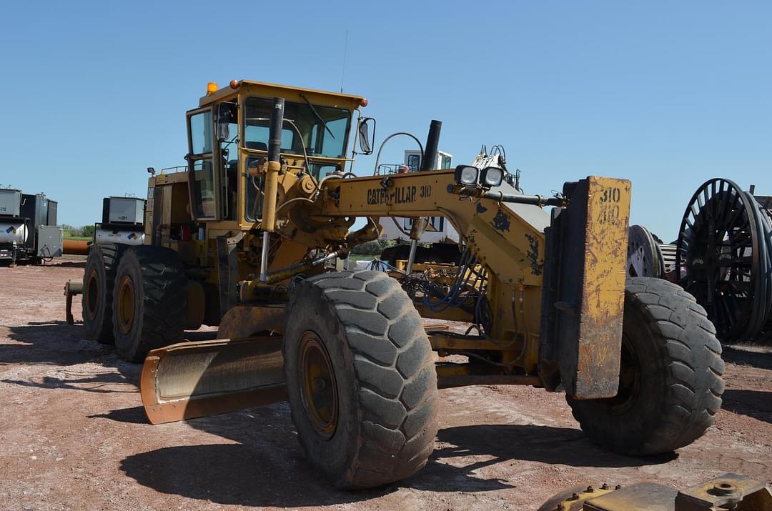 Image of Caterpillar 16G Primary image