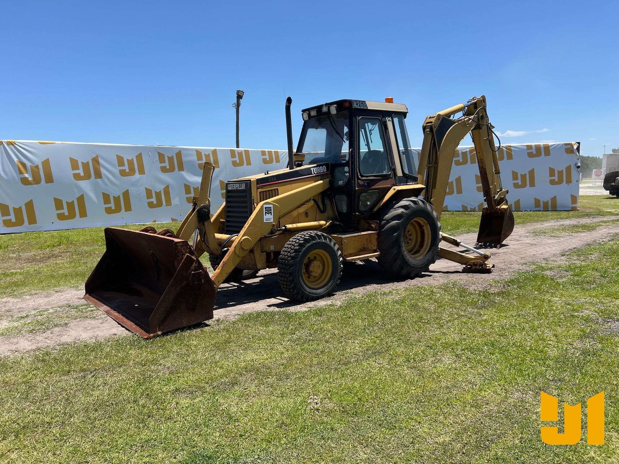 1994 Caterpillar 426B Turbo Equipment Image0