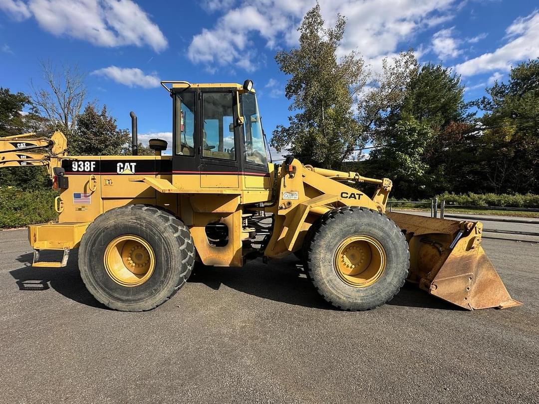 Image of Caterpillar 938F Primary image