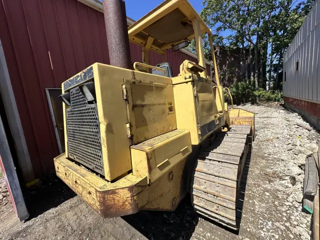 Image of Caterpillar 953B equipment image 4