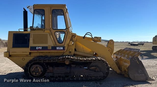 Image of Caterpillar 953B equipment image 3