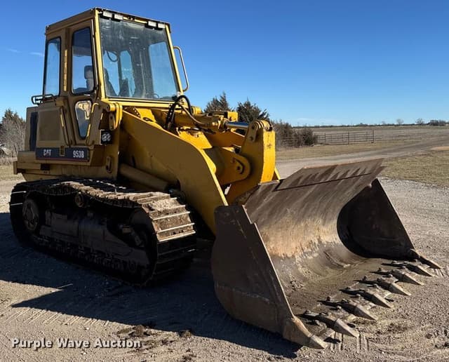 Image of Caterpillar 953B equipment image 2