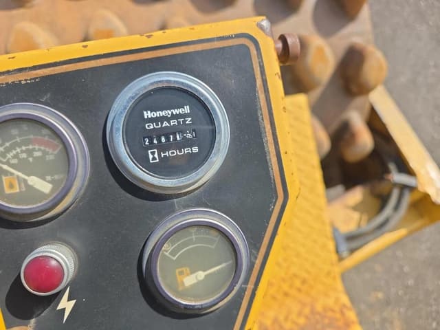 Image of Caterpillar CP-563 equipment image 2