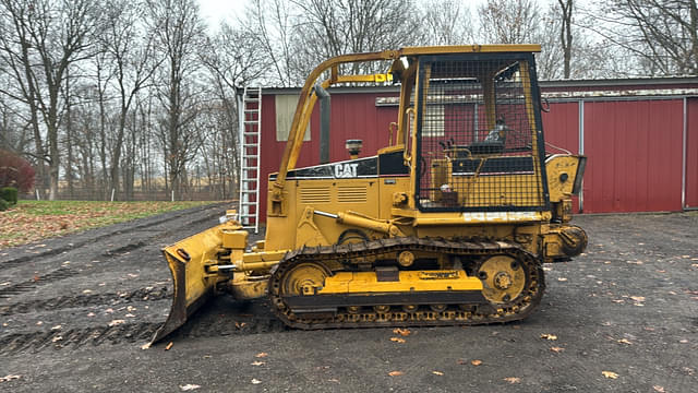 Image of Caterpillar D3C equipment image 1